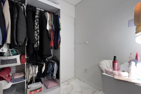 Casa de condomínio à venda com 115m², 3 quartos e 1 vaga Casa de condomínio à venda com 115m², 3 quartos e 1 vagaCloset
