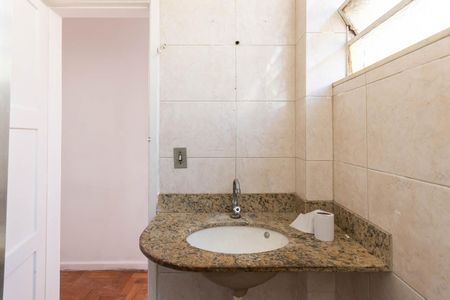 Apartamento para alugar com 60m², 2 quartos e sem vagaBanheiro