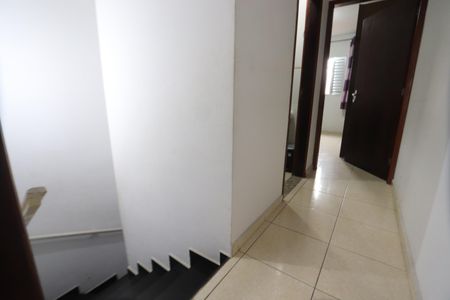 Casa à venda com 84m², 2 quartos e 2 vagasCorredor