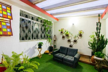 Casa à venda com 268m², 3 quartos e 4 vagas Casa à venda com 268m², 3 quartos e 4 vagasÁrea frontal