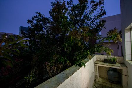 Casa à venda com 268m², 3 quartos e 4 vagas Casa à venda com 268m², 3 quartos e 4 vagasÁrea externa da cozinha