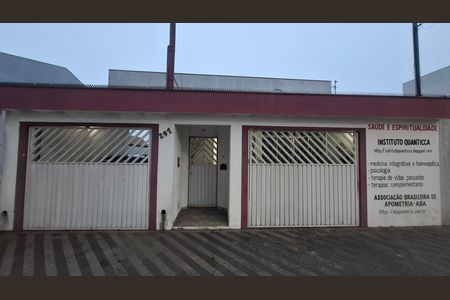 Casa à venda com 268m², 3 quartos e 4 vagas Casa à venda com 268m², 3 quartos e 4 vagasFachada