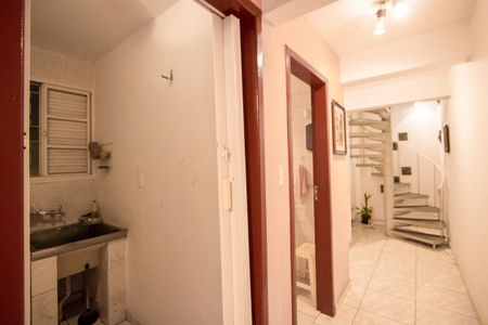 Casa à venda com 268m², 3 quartos e 4 vagas Casa à venda com 268m², 3 quartos e 4 vagasCorredor inferior