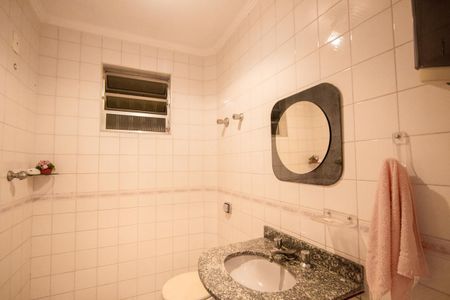 Casa à venda com 268m², 3 quartos e 4 vagas Casa à venda com 268m², 3 quartos e 4 vagasBanheiro de serviço