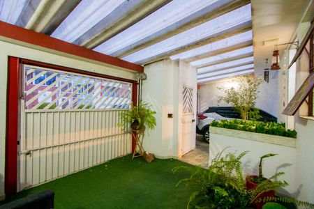 Casa à venda com 268m², 3 quartos e 4 vagas Casa à venda com 268m², 3 quartos e 4 vagasÁrea frontal