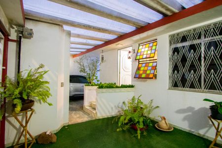 Casa à venda com 268m², 3 quartos e 4 vagas Casa à venda com 268m², 3 quartos e 4 vagasÁrea frontal