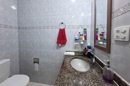 Casa à venda com 65m², 2 quartos e sem vaga Casa à venda com 65m², 2 quartos e sem vagaBanheiro