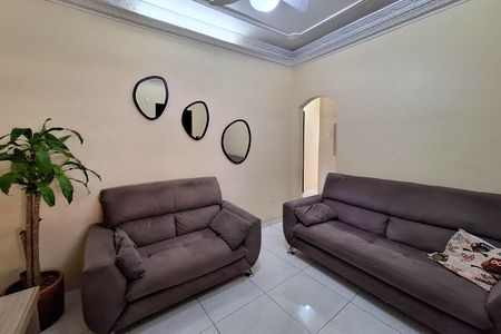 Casa à venda com 65m², 2 quartos e sem vaga Casa à venda com 65m², 2 quartos e sem vagaSala