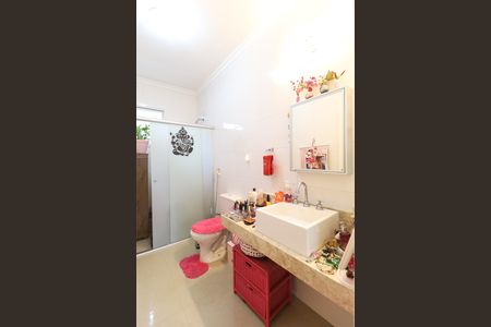 Casa à venda com 319m², 4 quartos e 7 vagas Casa à venda com 319m², 4 quartos e 7 vagasSuíte 3 - Banheiro