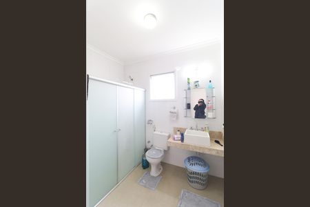 Casa à venda com 319m², 4 quartos e 7 vagas Casa à venda com 319m², 4 quartos e 7 vagasSuíte 1 - Banheiro