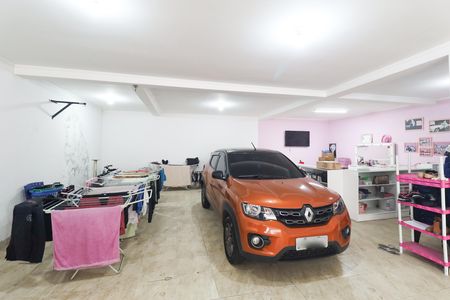 Casa à venda com 319m², 4 quartos e 7 vagas Casa à venda com 319m², 4 quartos e 7 vagasGaragem