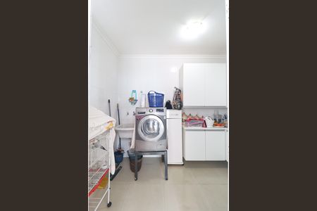 Casa à venda com 319m², 4 quartos e 7 vagas Casa à venda com 319m², 4 quartos e 7 vagasÁrea de serviço