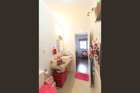 Casa à venda com 319m², 4 quartos e 7 vagas Casa à venda com 319m², 4 quartos e 7 vagasSuíte 3 - Banheiro