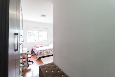 Casa à venda com 319m², 4 quartos e 7 vagas Casa à venda com 319m², 4 quartos e 7 vagasSuíte 2