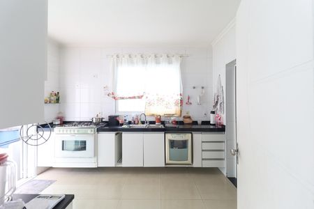 Casa à venda com 319m², 4 quartos e 7 vagas Casa à venda com 319m², 4 quartos e 7 vagasCozinha