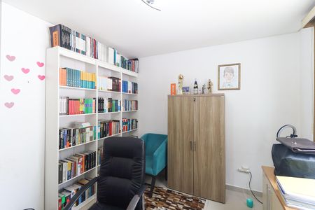 Casa à venda com 319m², 4 quartos e 7 vagas Casa à venda com 319m², 4 quartos e 7 vagasEscritório