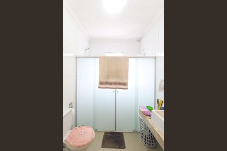 Casa à venda com 319m², 4 quartos e 7 vagas Casa à venda com 319m², 4 quartos e 7 vagasSuíte 4 - Banheiro