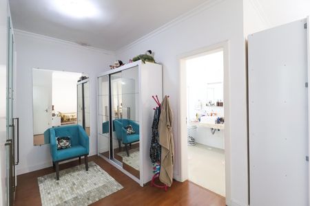 Casa à venda com 319m², 4 quartos e 7 vagas Casa à venda com 319m², 4 quartos e 7 vagasSuíte 4