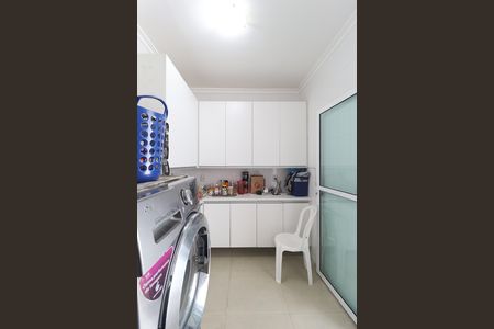 Casa à venda com 319m², 4 quartos e 7 vagas Casa à venda com 319m², 4 quartos e 7 vagasÁrea de serviço