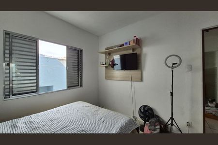 Casa à venda com 212m², 3 quartos e 2 vagas Casa à venda com 212m², 3 quartos e 2 vagasQuarto 2