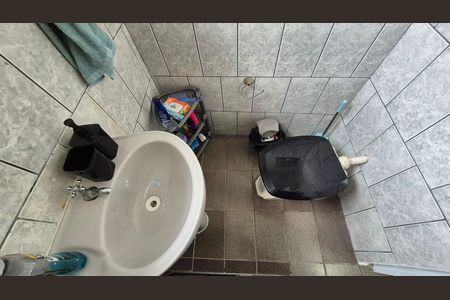 Casa à venda com 212m², 3 quartos e 2 vagas Casa à venda com 212m², 3 quartos e 2 vagasBanheiro 2