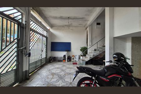 Casa à venda com 212m², 3 quartos e 2 vagas Casa à venda com 212m², 3 quartos e 2 vagasGaragem