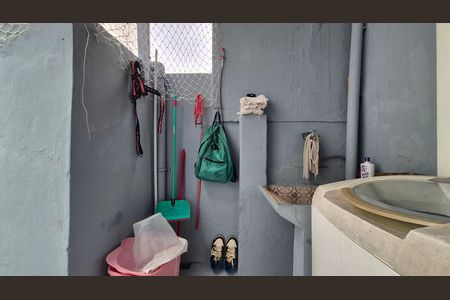 Casa à venda com 212m², 3 quartos e 2 vagas Casa à venda com 212m², 3 quartos e 2 vagasLavanderia 2
