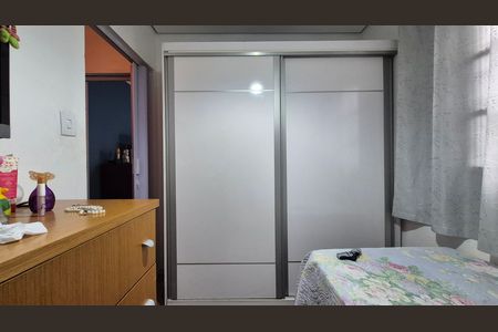 Casa à venda com 212m², 3 quartos e 2 vagas Casa à venda com 212m², 3 quartos e 2 vagasQuarto