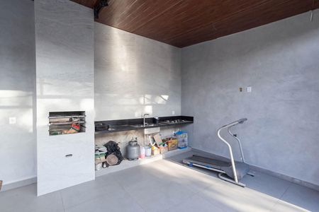 Casa à venda com 360m², 4 quartos e 4 vagas Casa à venda com 360m², 4 quartos e 4 vagasChurrasqueira