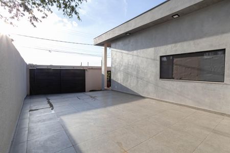 Casa à venda com 360m², 4 quartos e 4 vagas Casa à venda com 360m², 4 quartos e 4 vagasGaragem
