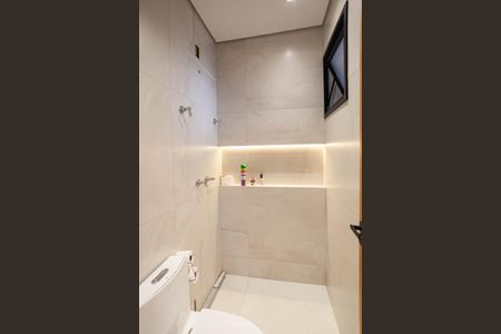 Casa à venda com 360m², 4 quartos e 4 vagas Casa à venda com 360m², 4 quartos e 4 vagasBanheiro social 1