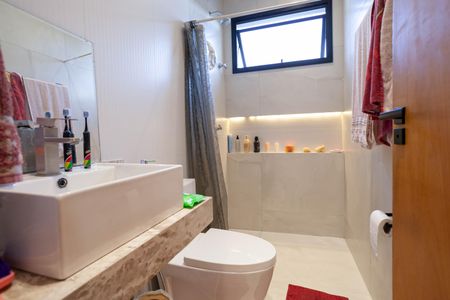 Casa à venda com 360m², 4 quartos e 4 vagas Casa à venda com 360m², 4 quartos e 4 vagasBanheiro social 2