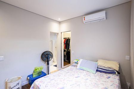 Casa à venda com 360m², 4 quartos e 4 vagas Casa à venda com 360m², 4 quartos e 4 vagasSuíte