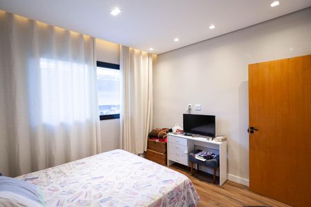 Casa à venda com 360m², 4 quartos e 4 vagas Casa à venda com 360m², 4 quartos e 4 vagasSuíte