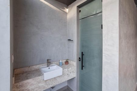 Casa à venda com 360m², 4 quartos e 4 vagas Casa à venda com 360m², 4 quartos e 4 vagasBanheiro social 3