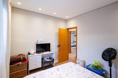 Casa à venda com 360m², 4 quartos e 4 vagas Casa à venda com 360m², 4 quartos e 4 vagasSuíte
