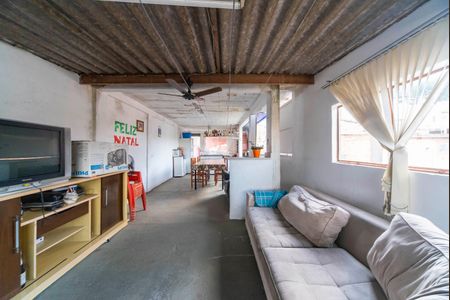 Casa à venda com 250m², 3 quartos e 2 vagas Casa à venda com 250m², 3 quartos e 2 vagasSalão