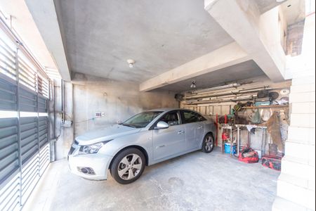 Casa à venda com 250m², 3 quartos e 2 vagas Casa à venda com 250m², 3 quartos e 2 vagasGaragem