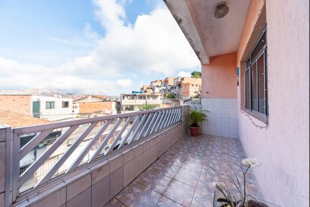 Casa à venda com 250m², 3 quartos e 2 vagas Casa à venda com 250m², 3 quartos e 2 vagasVaranda da Sala