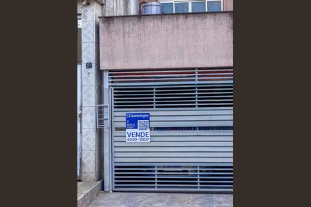 Casa à venda com 250m², 3 quartos e 2 vagas Casa à venda com 250m², 3 quartos e 2 vagasPlaca Instalada na Fachada