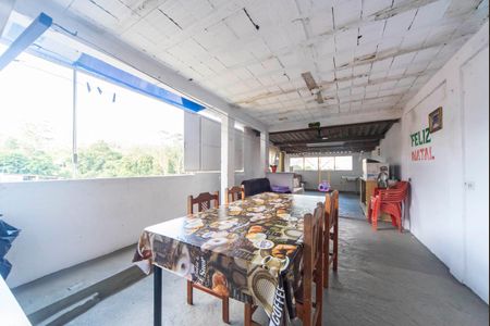 Casa à venda com 250m², 3 quartos e 2 vagas Casa à venda com 250m², 3 quartos e 2 vagasSalão