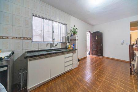 Casa à venda com 250m², 3 quartos e 2 vagas Casa à venda com 250m², 3 quartos e 2 vagasCozinha