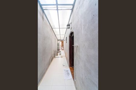 Casa à venda com 250m², 3 quartos e 2 vagas Casa à venda com 250m², 3 quartos e 2 vagasCorredor Lateral
