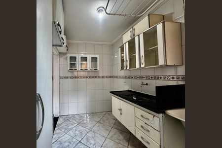 Cozinha de apartamento para alugar com 2 quartos, 60m² em São Francisco, Belo Horizonte