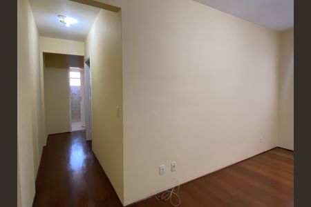 Sala de apartamento para alugar com 2 quartos, 70m² em Jaguaribe, Osasco