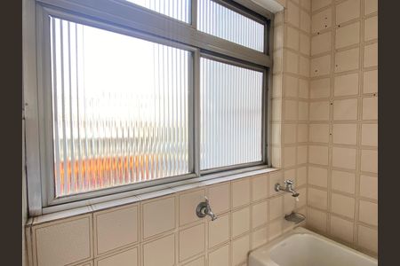 Apartamento para alugar com 70m², 2 quartos e 1 vagaÁrea de Serviço
