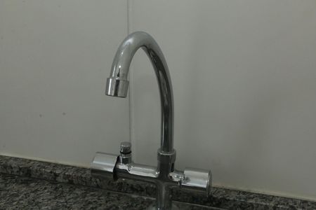 Cozinha - Torneira de apartamento para alugar com 2 quartos, 55m² em Luz, Nova Iguaçu