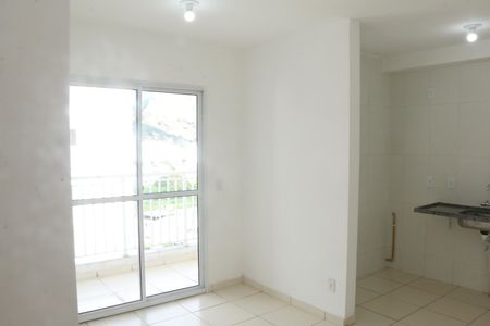 sala de apartamento para alugar com 2 quartos, 55m² em Luz, Nova Iguaçu