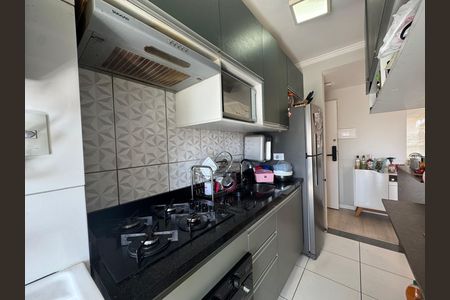 Cozinha de apartamento à venda com 2 quartos, 50m² em Jardim Roberto, Osasco