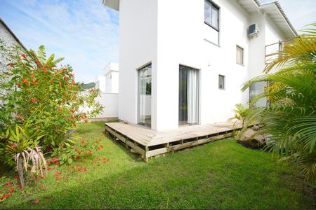 Casa para alugar com 124m², 3 quartos e 2 vagas Casa para alugar com 124m², 3 quartos e 2 vagasÁrea externa fundos